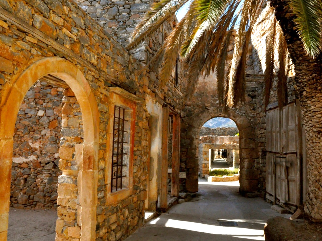 Spinalonga Island Guided Day Trip with Lunch & Wine