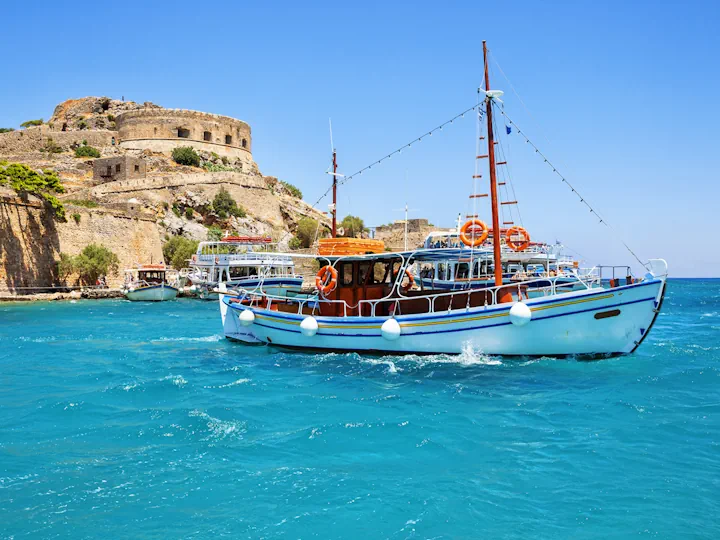 Spinalonga Island Guided Day Trip with Lunch & Wine