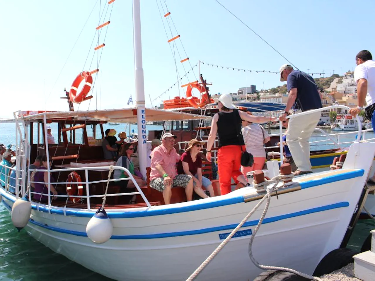 Spinalonga Island Guided Day Trip with Lunch & Wine