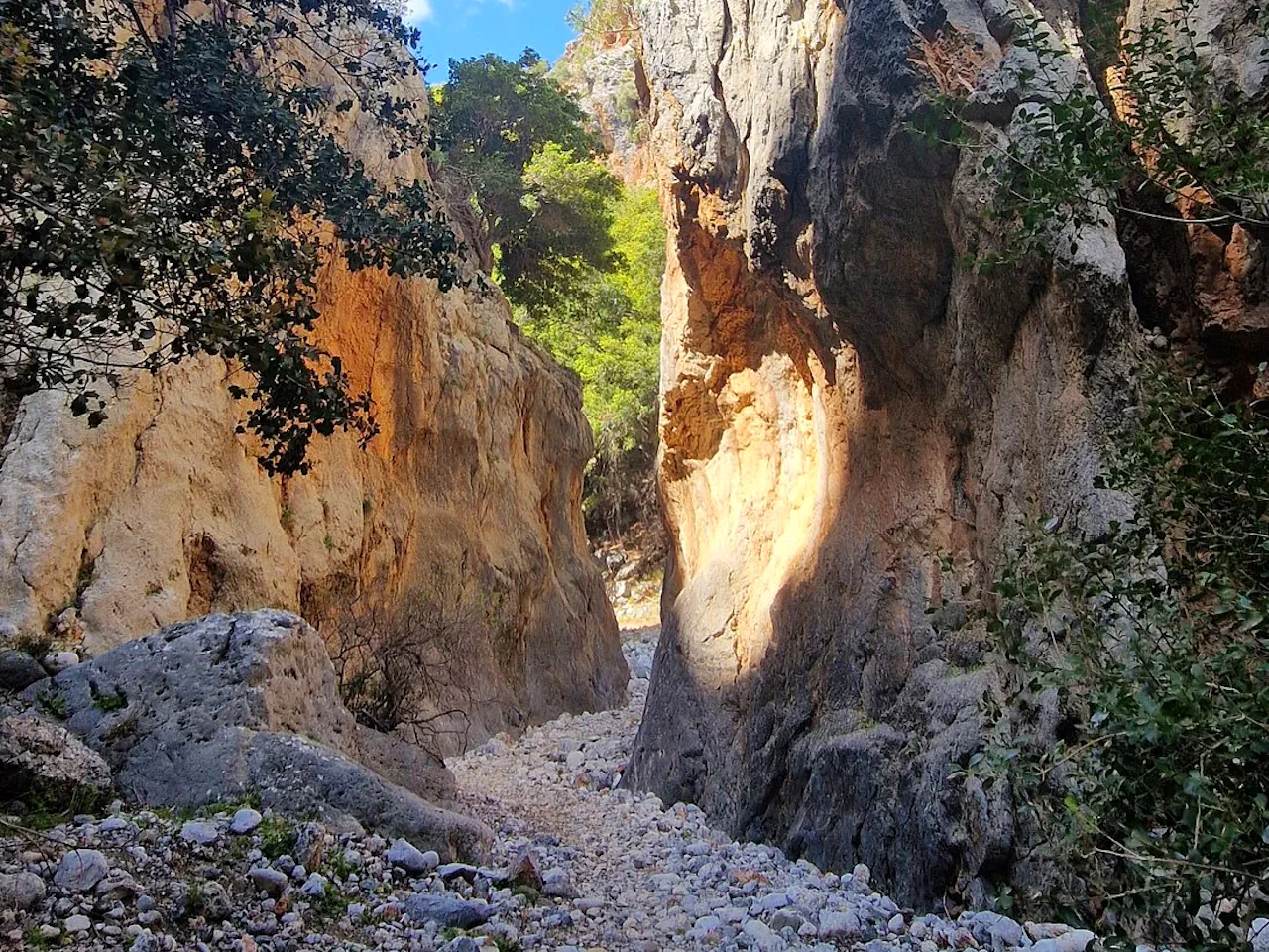 Crete: Kritsa Gorge Hike with Picnic & Swim Stop