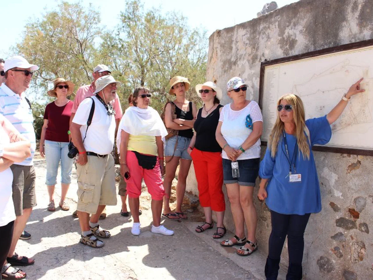 Spinalonga Island Guided Day Trip with Lunch & Wine