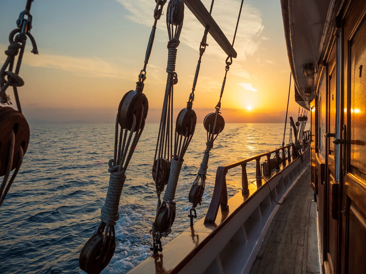 Athens: Half-Day Sunset Cruise with Dinner, Drinks & Swim Stop